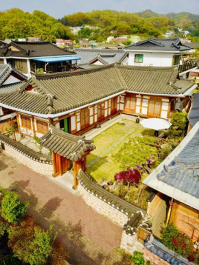 Hanok Hyeyum, Jeonju-Si